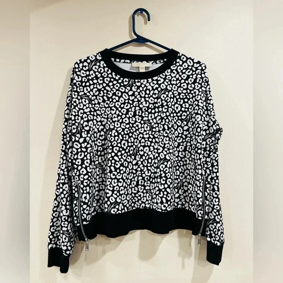 🔥Michael Kors Sweatshirt 🔥 - Picture 1 of 7